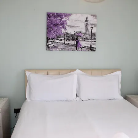 Mada Apartment Bournemouth 12 Min Walk To The Beach-2